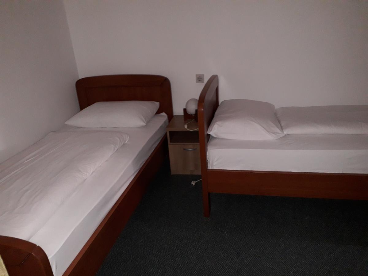 Apartments And Rooms Haludovo - Ribarsko Selo 말린스카 외부 사진